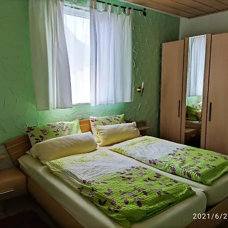 Moselperle Restaurant 3* Трабен-Трарбах