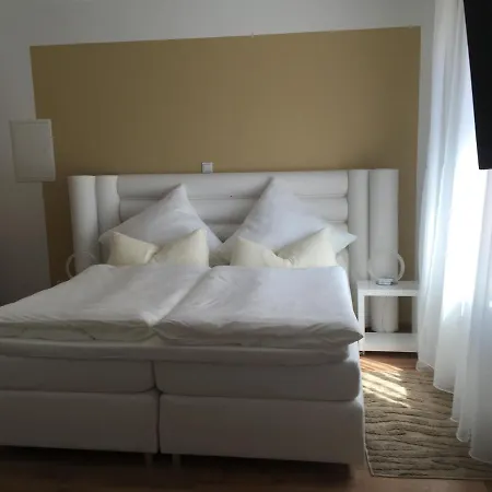 בית הארחה Moselperle Restaurant טראבן-טרארבאך