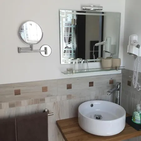 Moselperle Restaurant 3* טראבן-טרארבאך