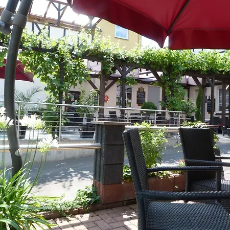 Moselperle Restaurant בית הארחה טראבן-טרארבאך